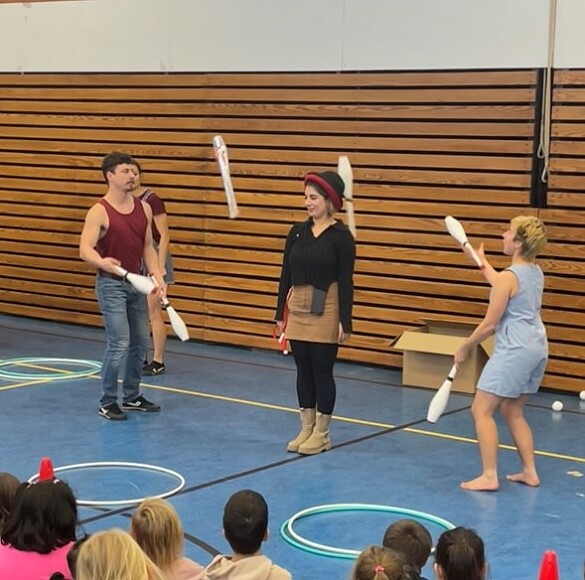 Tourende B&uuml;hne 2